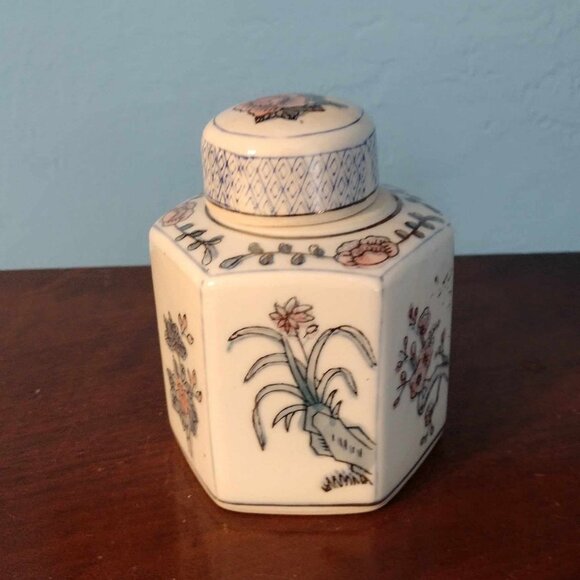 Vintage Teapot and Tea Jar With Embossed Floral Pattern - Picture 11 of 15